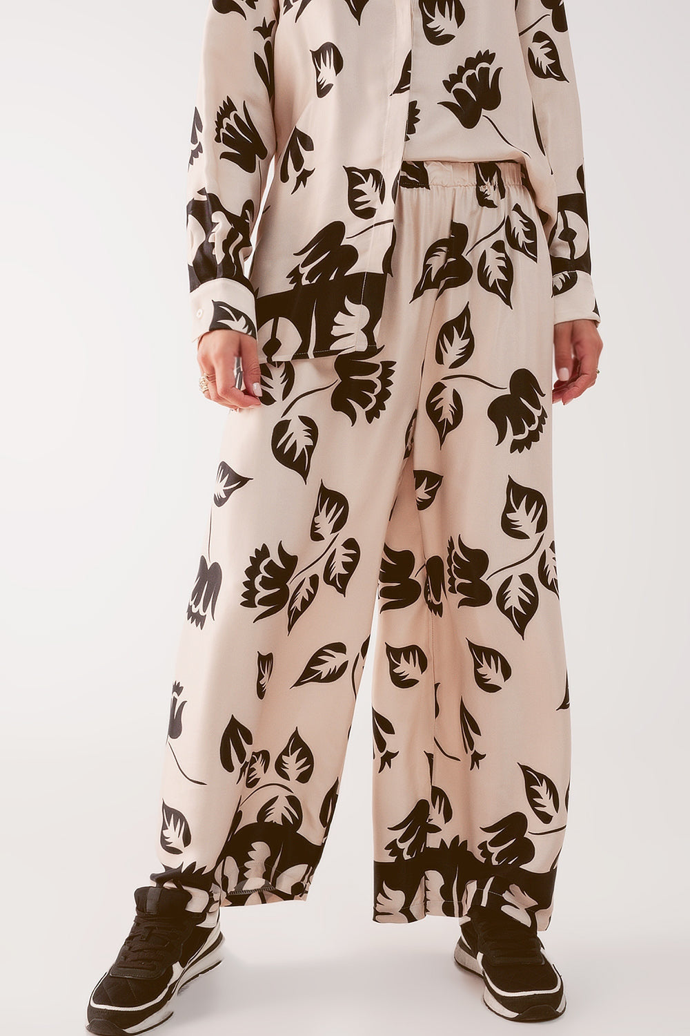 Elasticated Super Wide Leg Pants in Creme-5