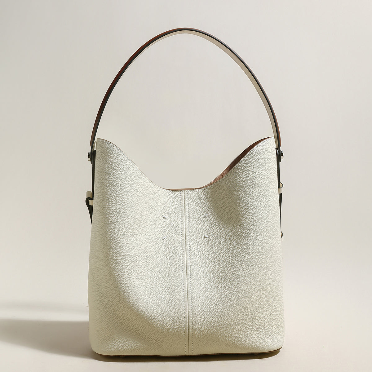 Minimalistic Spring Hobo Bucket Bag