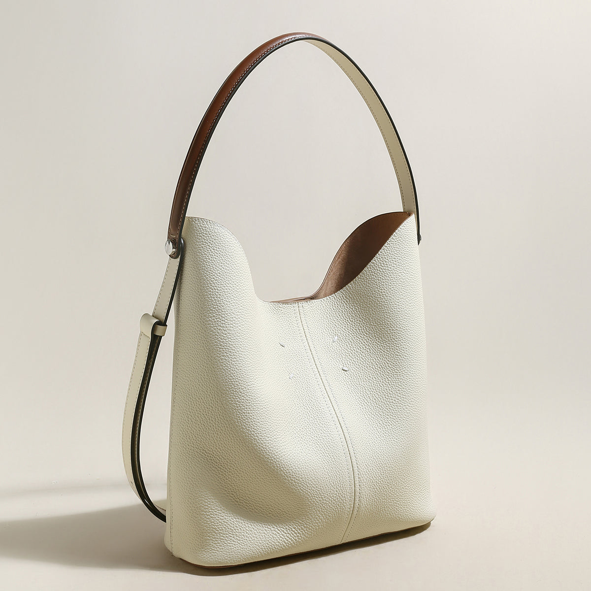 Minimalistic Spring Hobo Bucket Bag