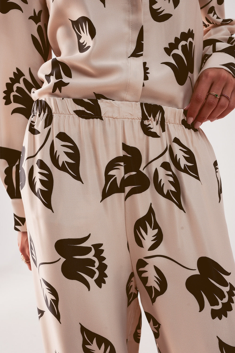 Elasticated Super Wide Leg Pants in Creme-4