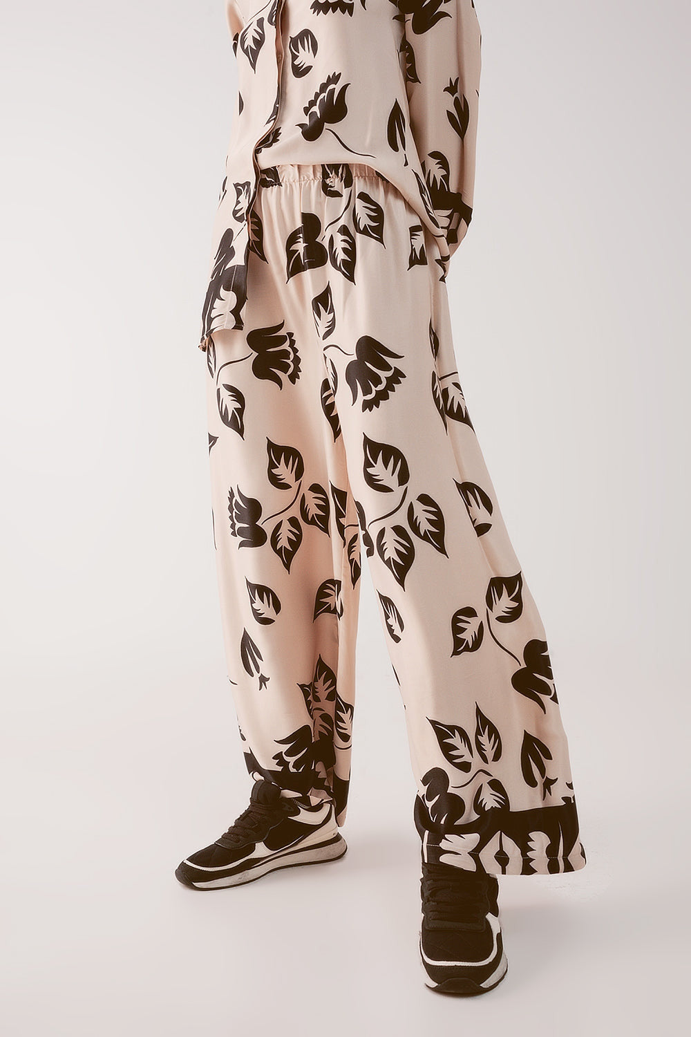 Elasticated Super Wide Leg Pants in Creme-1